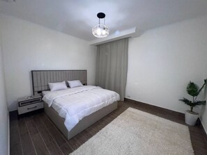 3 Schlafzimmer, Bügeleisen/Bügelbrett, WLAN, Bettwäsche