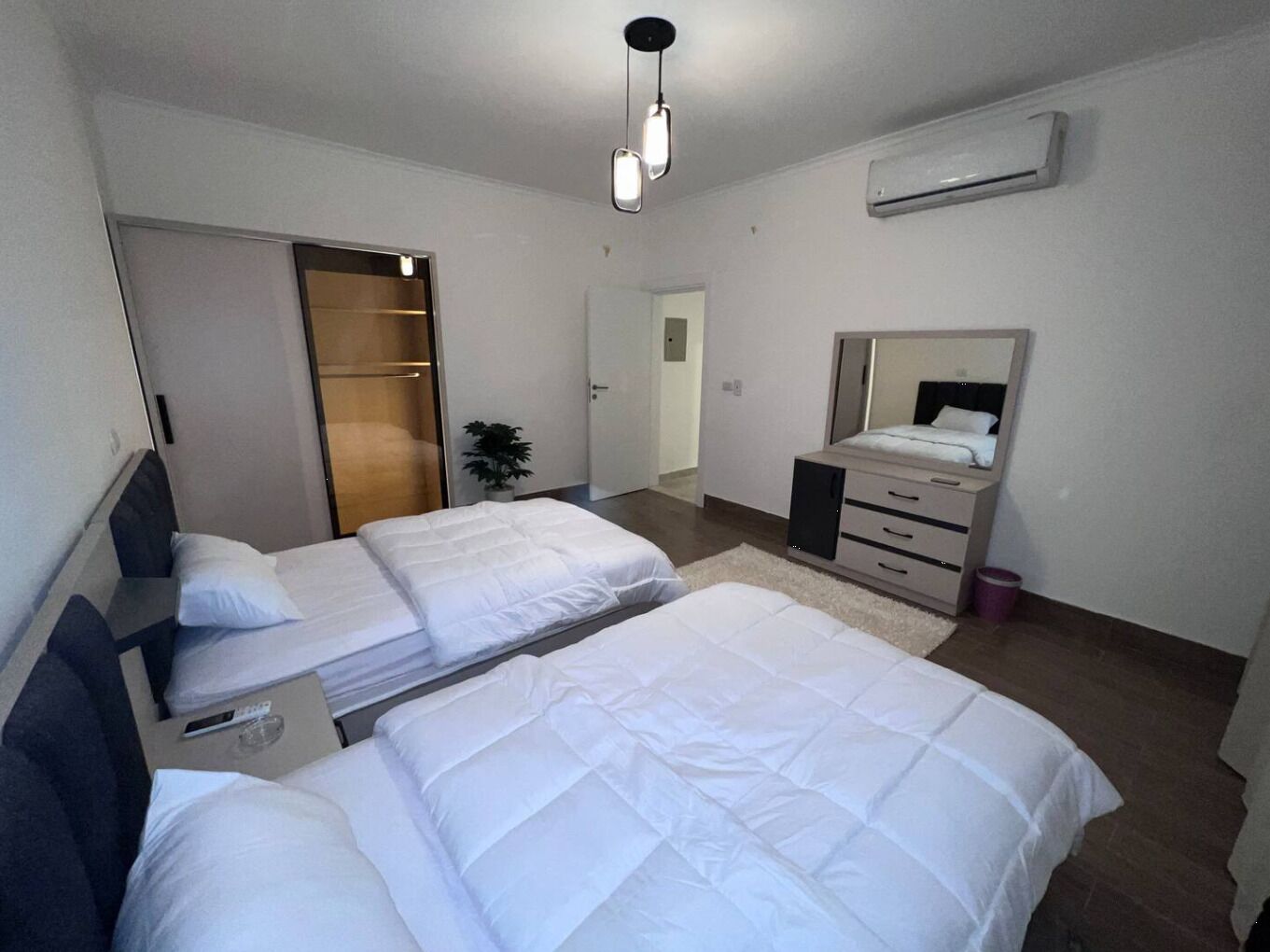 3 makuuhuonetta, silitysrauta/-lauta, Wi-Fi, vuodevaatteet