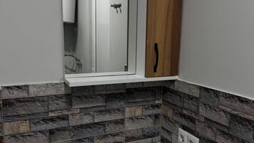 Apartment, 1 Bedroom, Smoking, Balcony | Bathroom