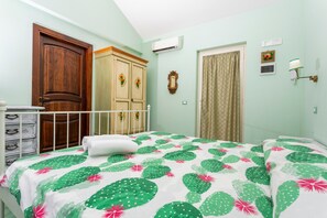 1 chambre, fer et planche à repasser, Wi-Fi, draps fournis
