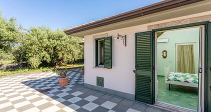 Bed and Breakfast 'Luna' with Sea View, Shared Pool and Wi-Fi
