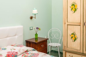 1 chambre, fer et planche Ă repasser, Wi-Fi, draps fournis