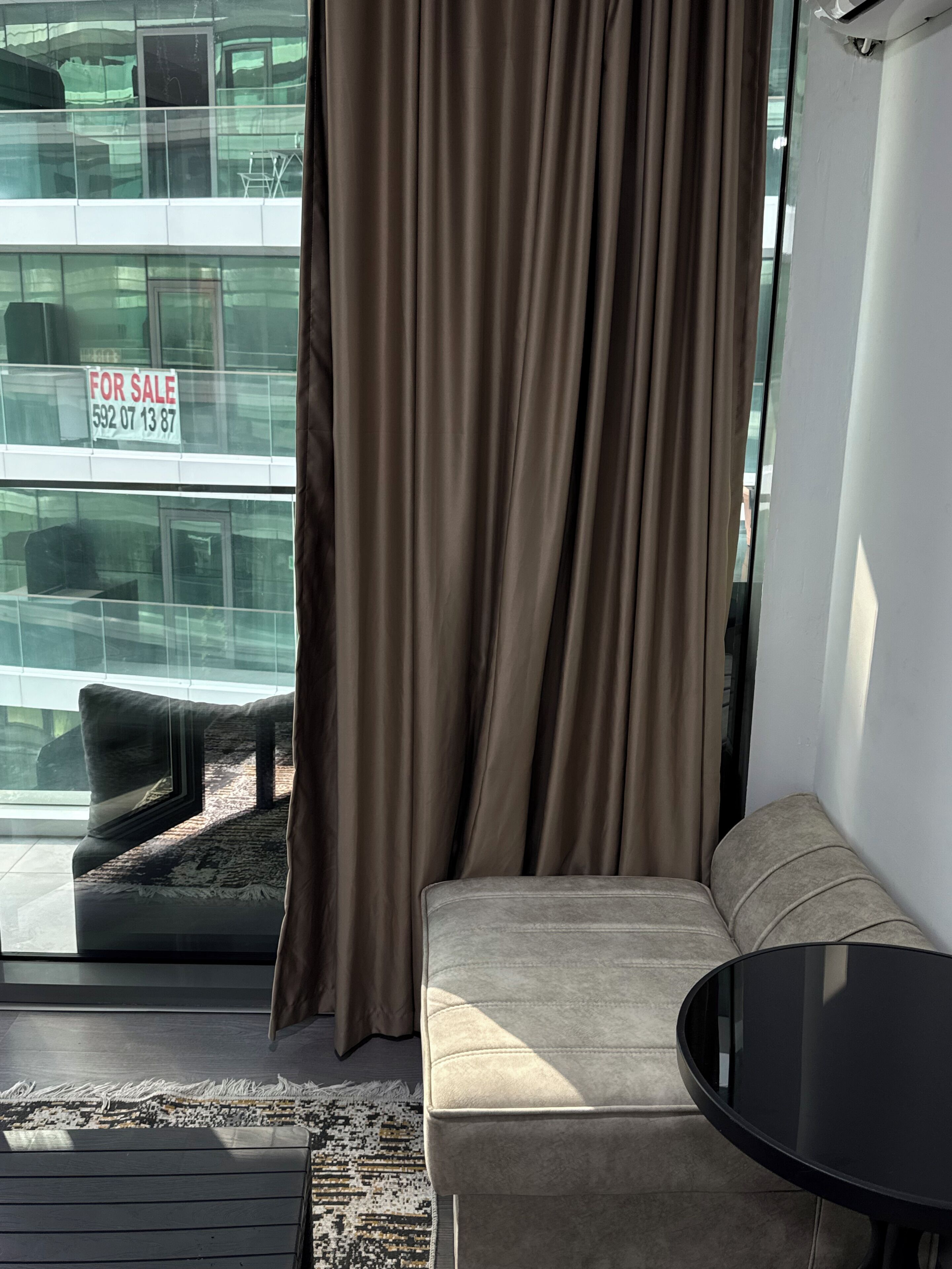 Apartment, 1 Bedroom, Accessible, Smoking | Living room