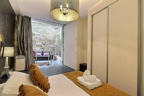 2 Schlafzimmer, Schreibtisch, Bügeleisen/Bügelbrett, kostenloses WLAN