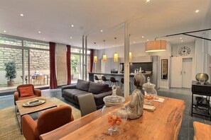 Interior - A QUINTESSENTIAL PARISIAN EXPERIENCE WITH PRIVATE TERRACE ,AIR CON-SAINT GERMAIN (Paris)