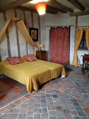 Vauvan matkasänky, Wi-Fi, vuodevaatteet