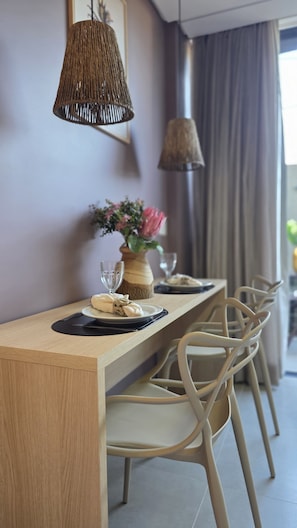 Căn hộ tiện nghi đơn giản | Khu phòng khách