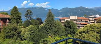 Lake & Montains View Studio, 1 Hour from Stresa with Free Parking