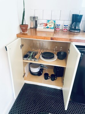 Fridge, microwave, stovetop, coffee/tea maker