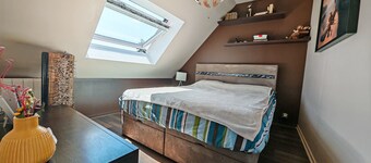 Super large old beam apartment with double living room