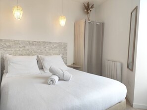 WiFi, bed sheets - Studio Coquet in the center of Beaupréau (Beaupréau-en-Mauges)