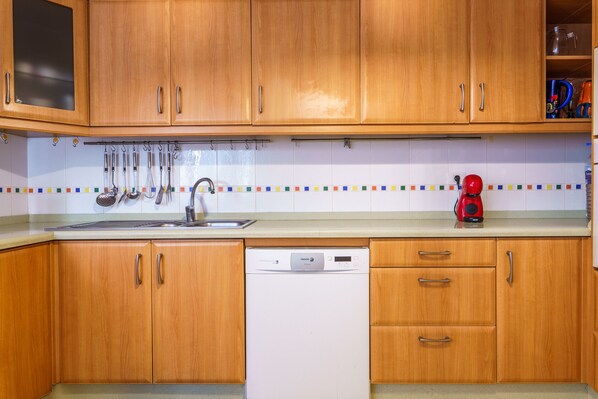 Fridge, microwave, oven, dishwasher
