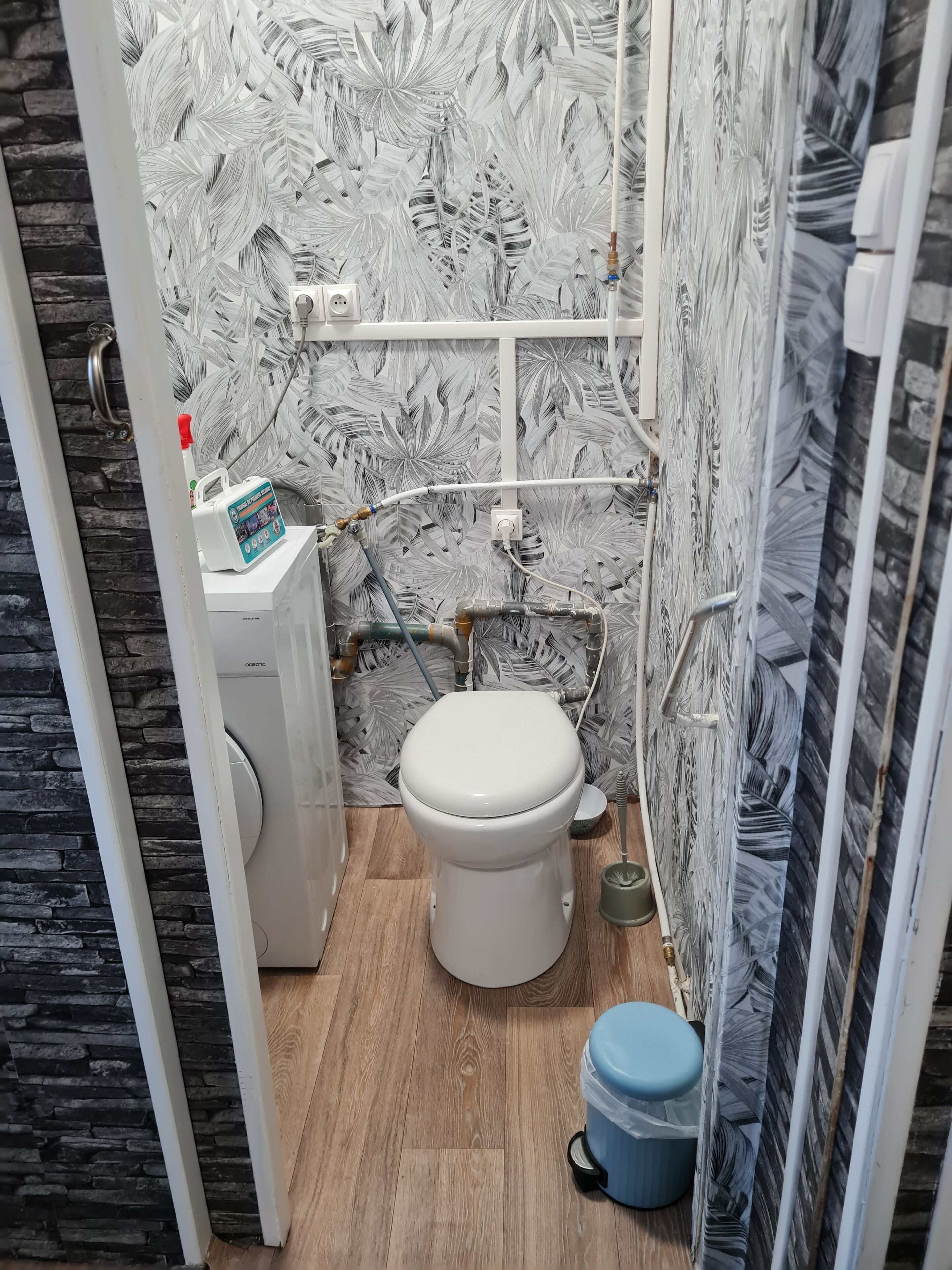 Douche, savon, papier toilette