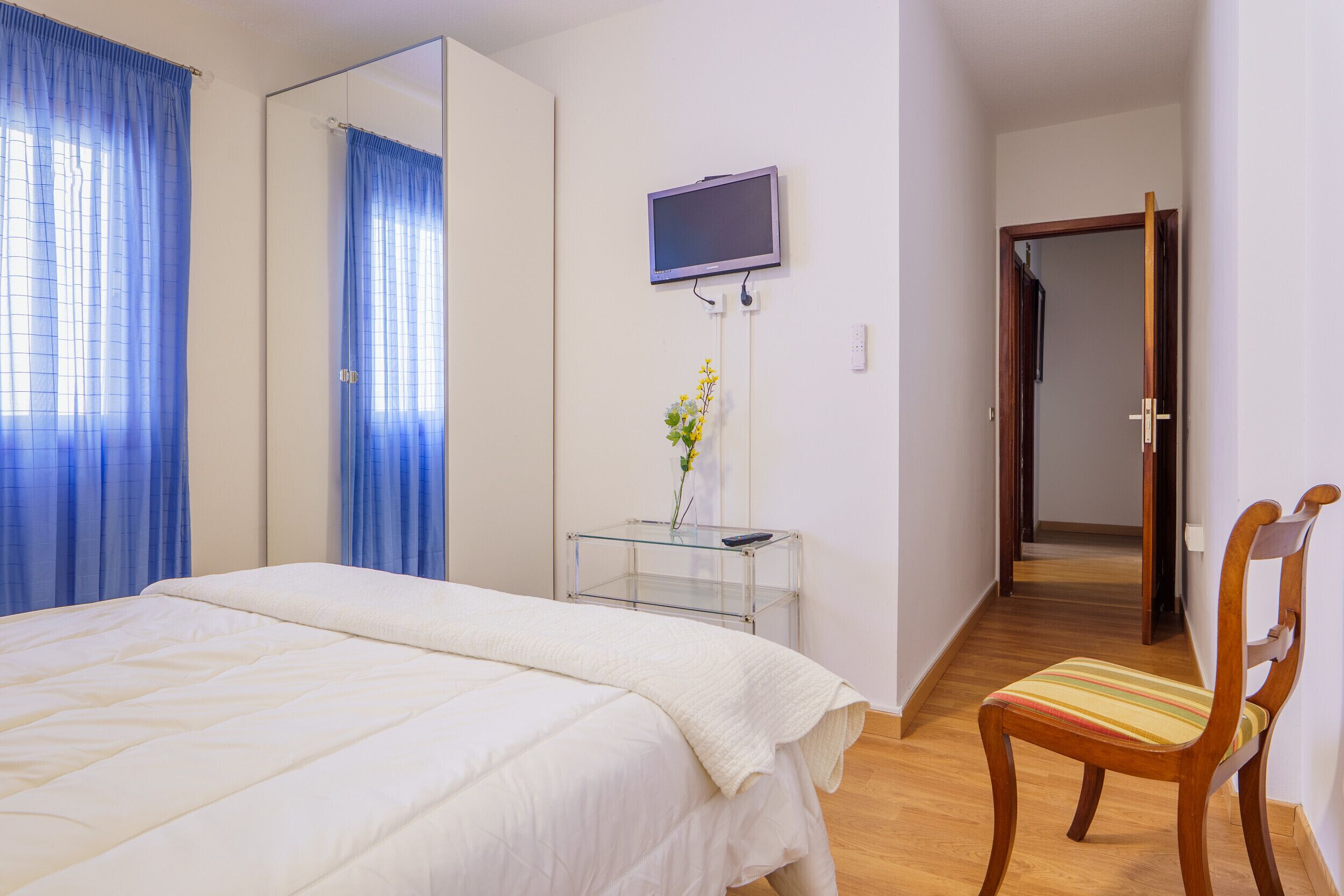 1 soverom, strykejern/-brett, wi-fi (inkludert) og sengetøy