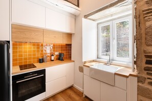 Refrigerador, microondas, horno, cafetera/tetera