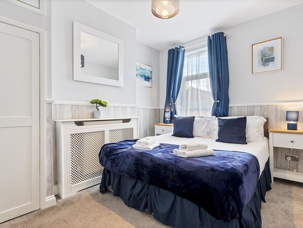 2 chambres, fer et planche à repasser, Wi-Fi gratuit, draps fournis