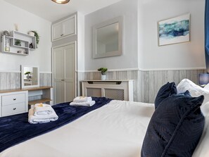 2 chambres, fer et planche à repasser, Wi-Fi gratuit, draps fournis