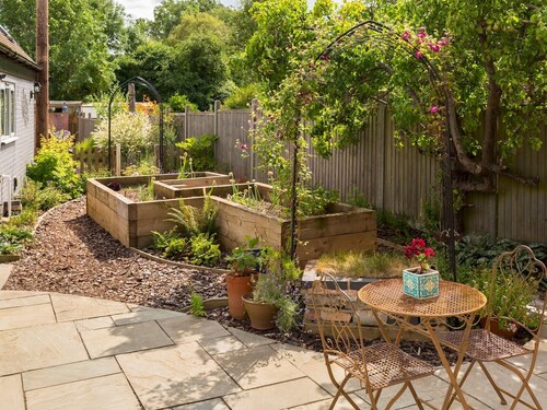 Pass the Keys | Traditional 3 Bed Cottage in Historic Village