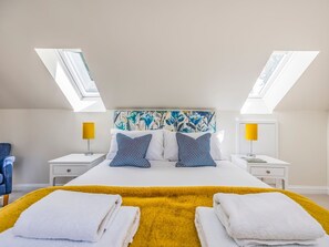 4 dormitoris, planxa i posts de planxar, wifi gratuïta i roba de llit 