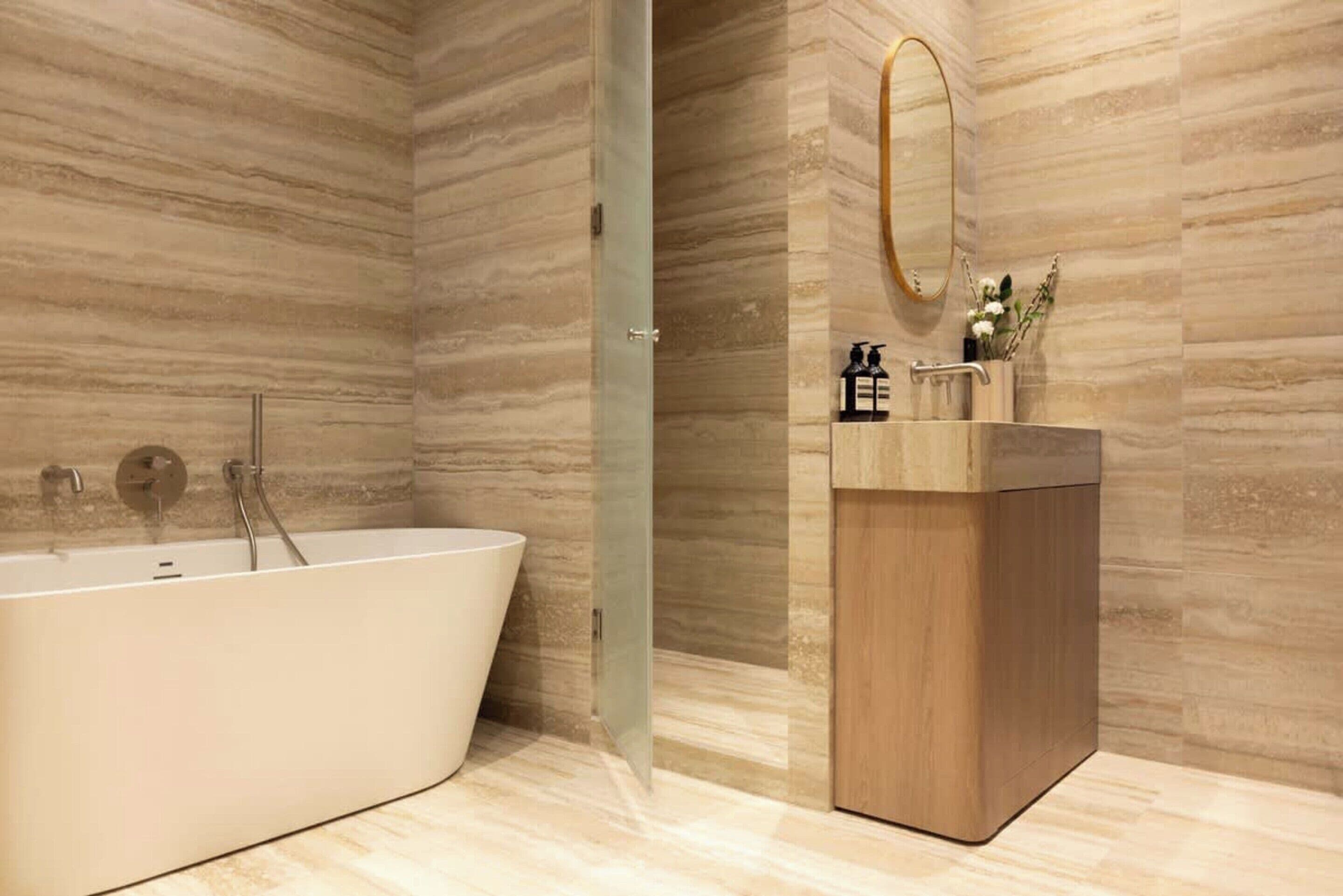 Apartment | Bathroom | Bathtub, hair dryer, shampoo