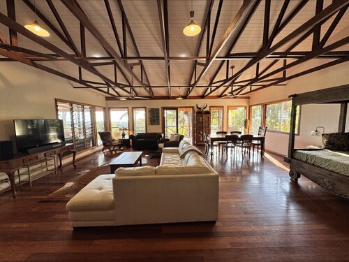 WYBALENA Entire Private Home, Ocean and valley views Tropical Oasis Pool Garden