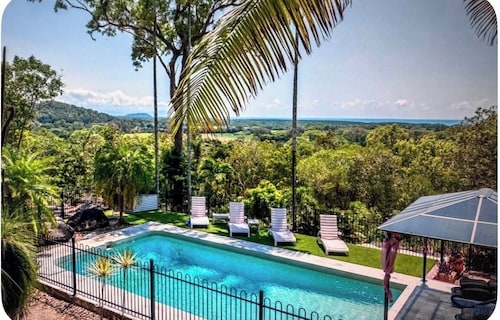 WYBALENA Entire Private Home, Ocean and valley views Tropical Oasis Pool Garden