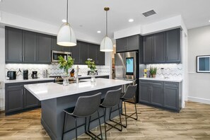 Fridge, microwave, oven, stovetop - Desert Lakes: Lakefront, Infinity Pool, Firepit (Indio)