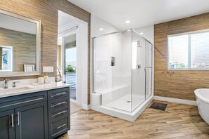 Hair dryer, towels - Desert Lakes: Lakefront, Infinity Pool, Firepit (Indio)