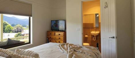 3 habitaciones y ropa de cama