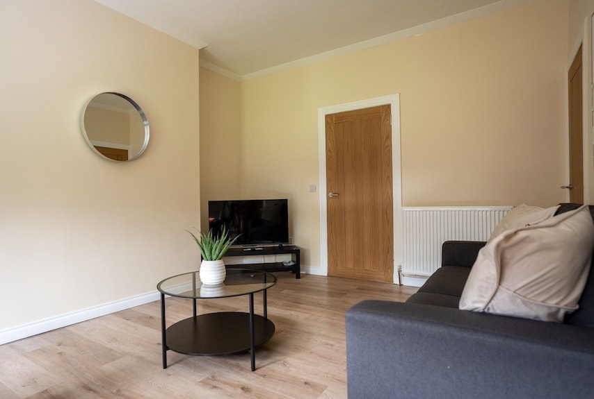 3br Flat By Caledonia Luxe Stays Glasgow | Sleeps7 - East Kilbride