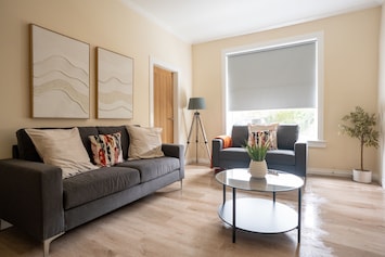 Living Room / Lounge