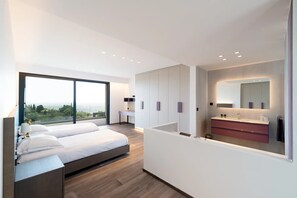 5 chambres, fer et planche à repasser, Wi-Fi, draps fournis