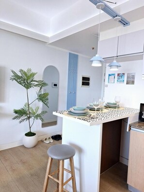 Condo, 1 Bedroom, Accessible, Balcony | Dining - Luxury Coastal, Grand Canal View (Taguig)