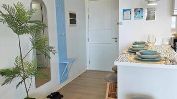Condo, 1 chambre, accessible aux personnes à mobilité réduite, balcon | Restauration