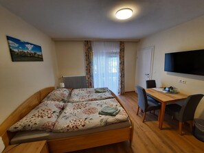 Triple Room | Free WiFi - Kirchenwirt Halbwax (Kaumberg)