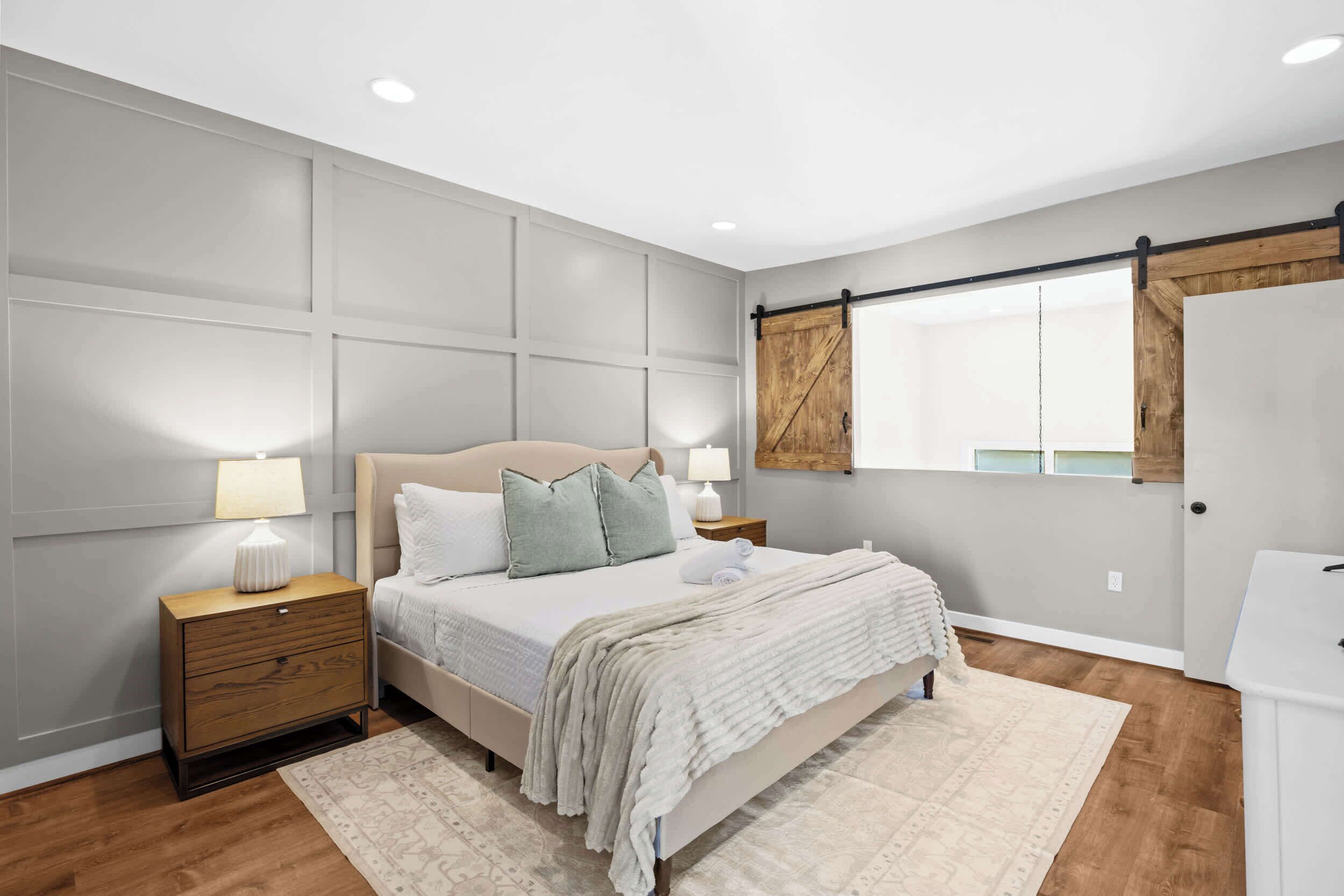 2 bedrooms, desk, iron/ironing board, WiFi