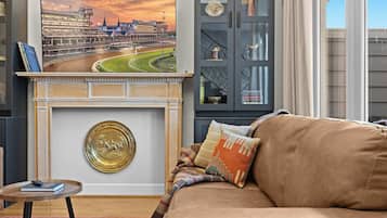 Een televisie, een stereo en een kantoor