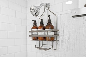 淋浴設備、風筒、提供毛巾