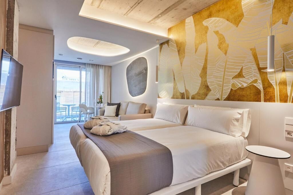 Luxe beddengoed, donsdekens, geluiddichte muren, gratis wifi