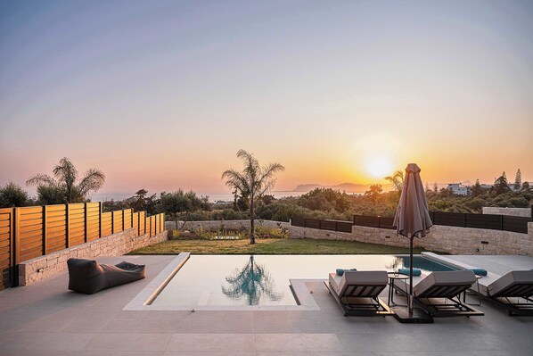 Outdoor pool - Kymélia Ground Suite With Private Pool & SeaView (Galatas)