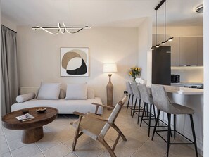Smart TV, fireplace - Kymélia Upper Suite With Private Hot Tub & SeaView (Galatas)