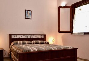 2 chambres, fer et planche à repasser, Wi-Fi, literie fournie