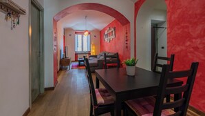Leilighet, 2 soverom, balkong | Spisestue