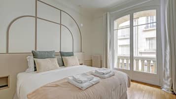 Deluxe Double Room | In-room safe, iron/ironing board, free WiFi, bed sheets