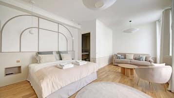 Familie vierpersoonskamer | Een kluis op de kamer, een strijkplank/strijkijzer, gratis wifi