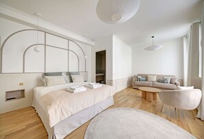 Quarto quádruplo família | Cofres nos quartos, ferros/tábuas de passar roupa, Wi-Fi de cortesia