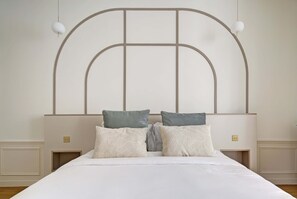 Deluxe Double Room | In-room safe, iron/ironing board, free WiFi