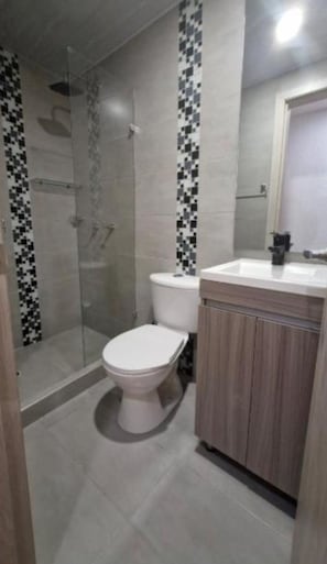 Handtücher, Seife, Toilettenpapier