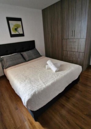 3 Schlafzimmer, Bügeleisen/Bügelbrett, WLAN, Bettwäsche