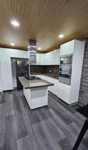 Microwave, oven